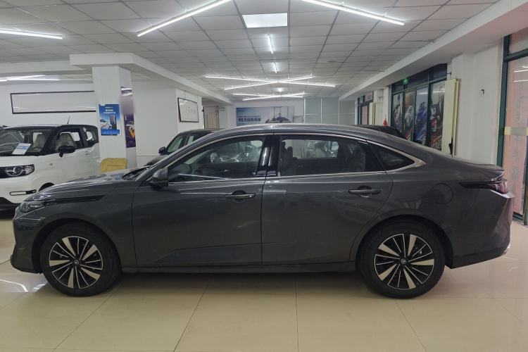 Used CHANGAN Eado PHEV 2025 Smart New Blue Whale 145KM Battleship Edition Exterior 3