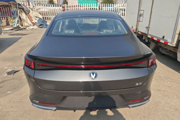 Used CHANGAN Eado PHEV 2025 Smart New Blue Whale 145KM Battleship Edition Exterior 4
