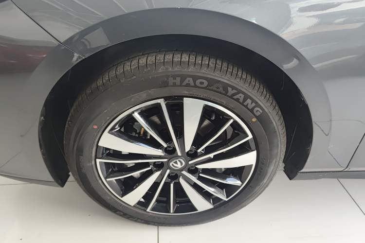 Used CHANGAN Eado PHEV 2025 Smart New Blue Whale 145KM High-Energy Edition Exterior 4