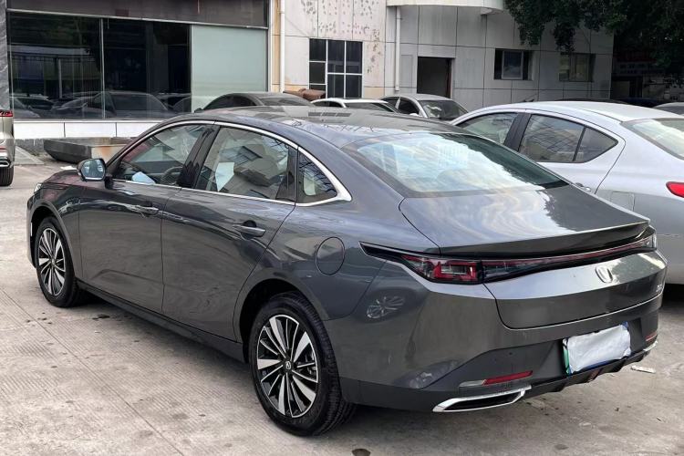 Used CHANGAN Eado PHEV 2025 Smart New Blue Whale 145KM Battleship Edition Exterior 4