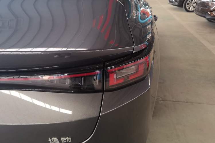 Used CHANGAN Eado PHEV 2025 Smart New Blue Whale 145KM Battleship Edition Exterior 6