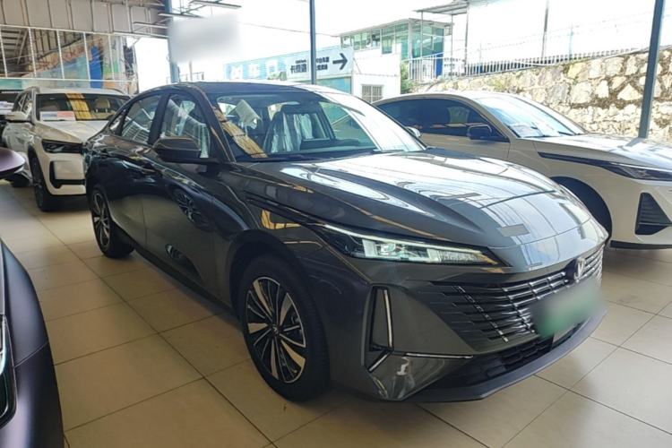 Used CHANGAN Eado PHEV 2025 Smart New Blue Whale 145KM High-Energy Edition Front Right 45 Deg