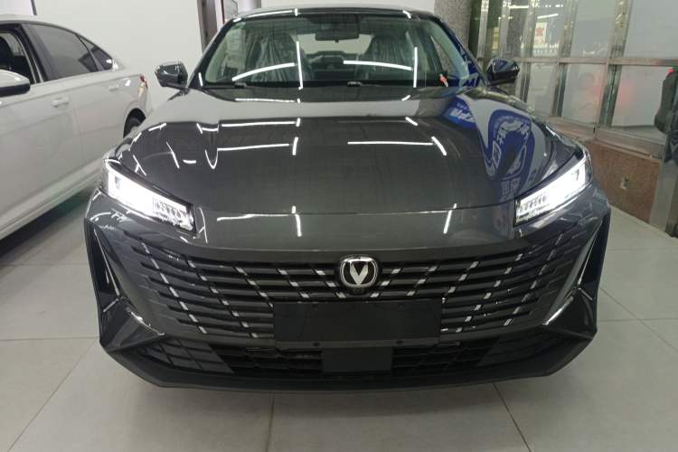 Used CHANGAN Eado PHEV 2025 Smart New Blue Whale 145KM Battleship Edition Front