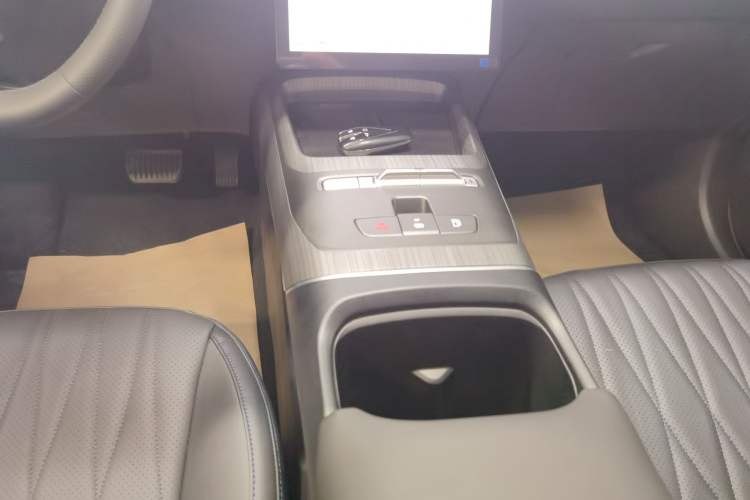 Used CHANGAN Eado PHEV 2025 Smart New Blue Whale 145KM Battleship Edition Gear Lever