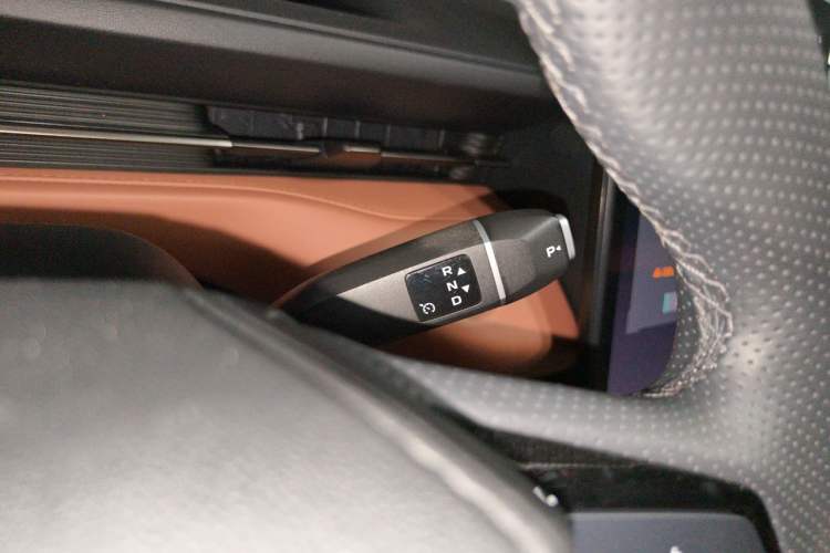 Used CHANGAN Eado PHEV 2025 Smart New Blue Whale 145KM Battleship Edition Gear Lever