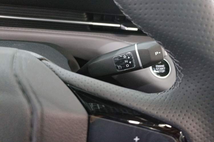 Used CHANGAN Eado PHEV 2025 Smart New Blue Whale 145KM Battleship Edition Gear Lever