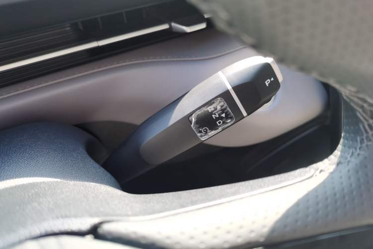 Used CHANGAN Eado PHEV 2025 Smart New Blue Whale 145KM Battleship Edition Gear Lever
