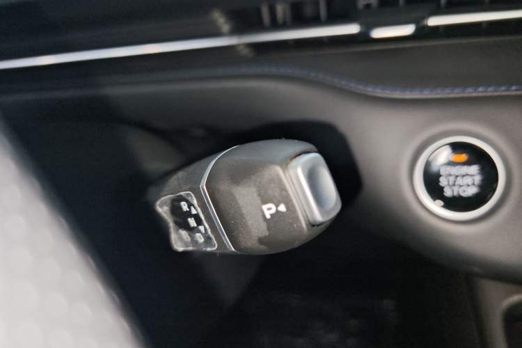 Used CHANGAN Eado PHEV 2025 Smart New Blue Whale 145KM Battleship Edition Gear Lever