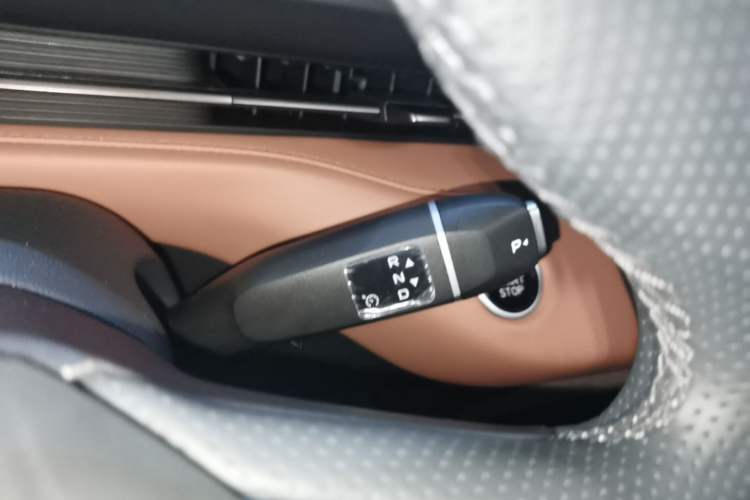 Used CHANGAN Eado PHEV 2025 Smart New Blue Whale 145KM Battleship Edition Gear Lever