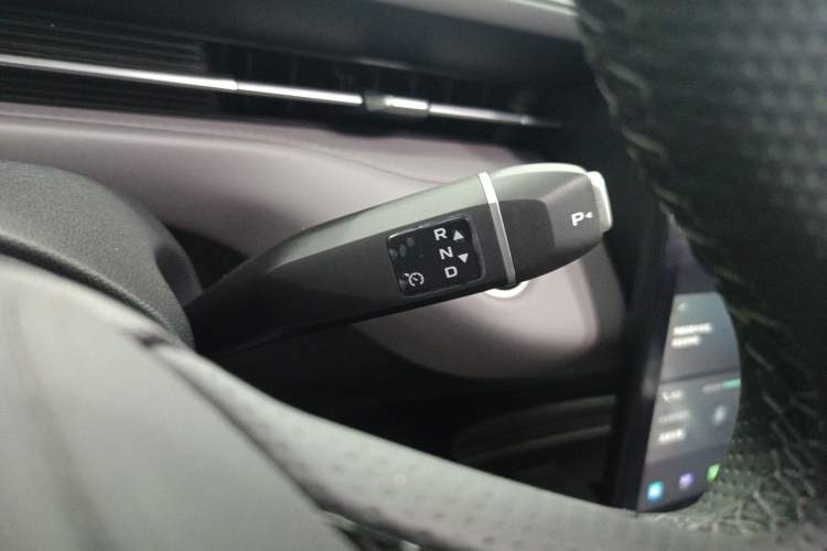Used CHANGAN Eado PHEV 2025 Smart New Blue Whale 145KM Battleship Edition Gear Lever