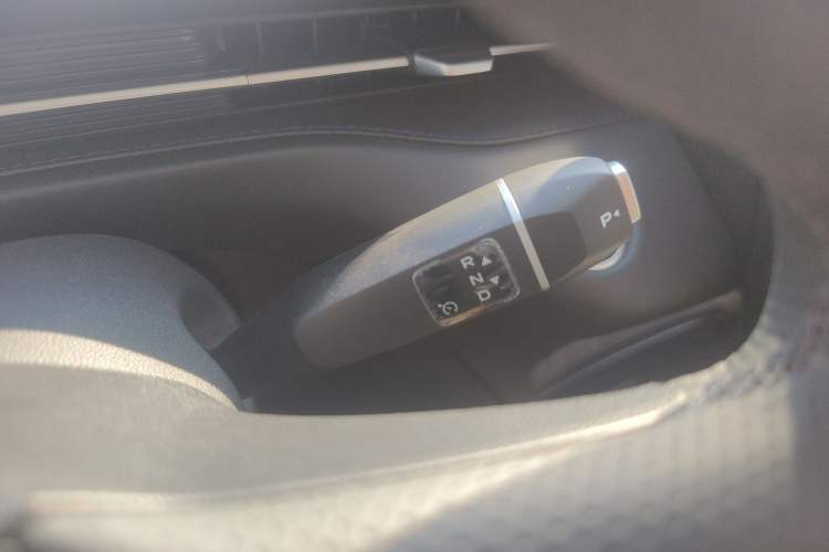 Used CHANGAN Eado PHEV 2025 Smart New Blue Whale 145KM Battleship Edition Gear Lever