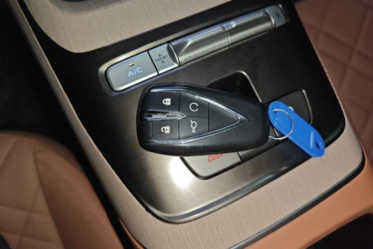 Used CHANGAN Eado PHEV 2025 Smart New Blue Whale 145KM Battleship Edition Interior 1