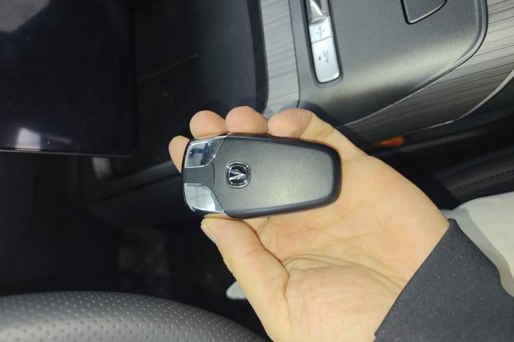 Used CHANGAN Eado PHEV 2025 Smart New Blue Whale 145KM Battleship Edition Interior 1