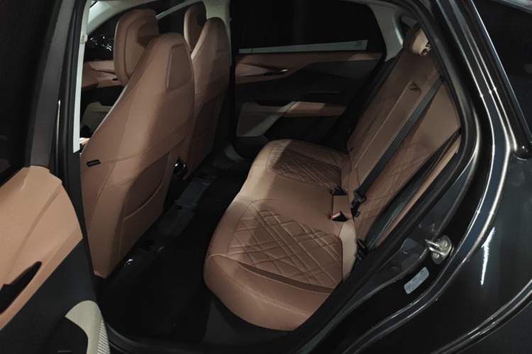 Used CHANGAN Eado PHEV 2025 Smart New Blue Whale 145KM Battleship Edition Interior 4