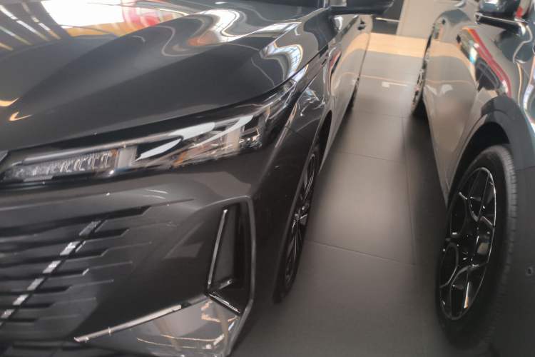 Used CHANGAN Eado PHEV 2025 Smart New Blue Whale 145KM Battleship Edition Left Front Headlight