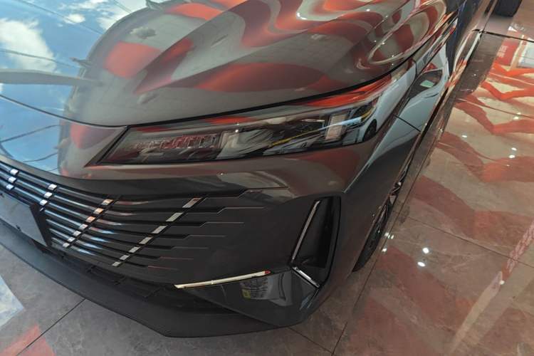Used CHANGAN Eado PHEV 2025 Smart New Blue Whale 145KM Battleship Edition Left Front Headlight