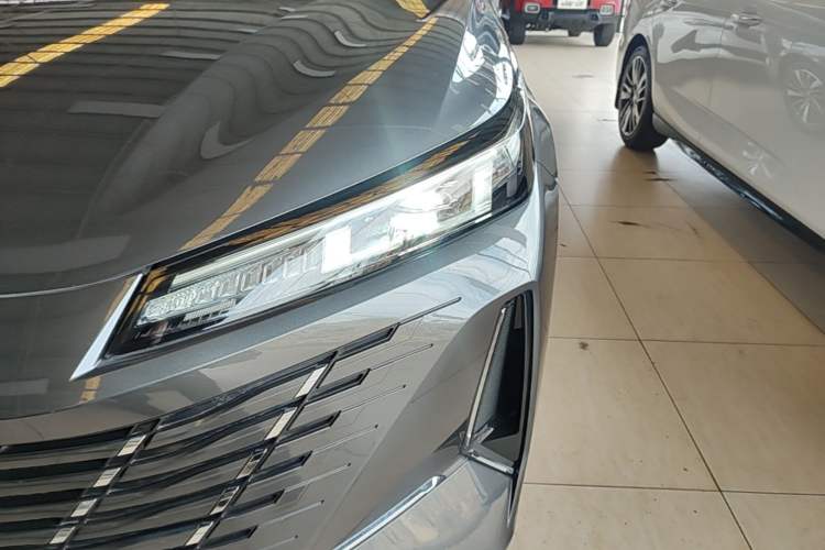 Used CHANGAN Eado PHEV 2025 Smart New Blue Whale 145KM High-Energy Edition Left Front Headlight