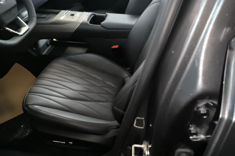 Used CHANGAN Eado PHEV 2025 Smart New Blue Whale 145KM Battleship Edition Left Front Seat