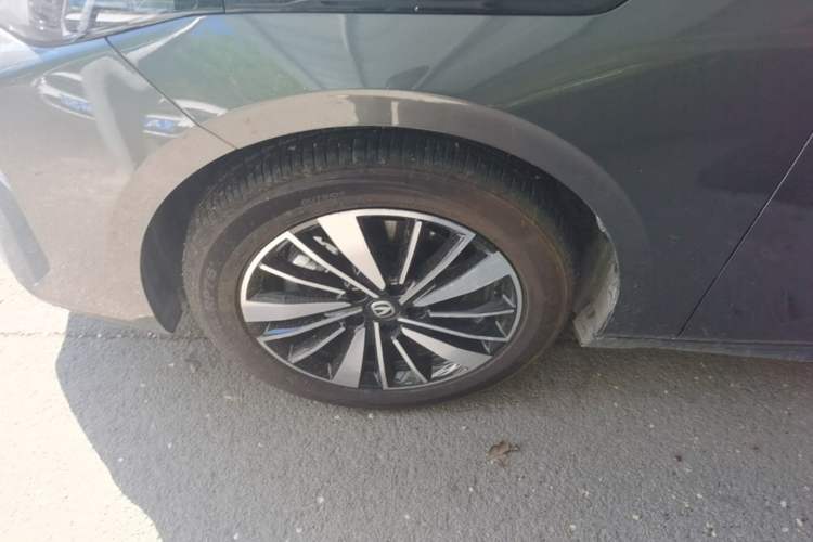 Used CHANGAN Eado PHEV 2025 Smart New Blue Whale 145KM Battleship Edition Left Front Wheel Hub