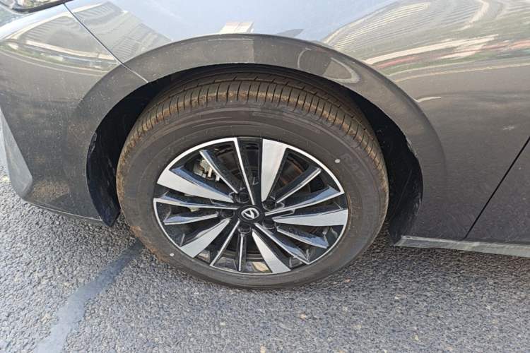 Used CHANGAN Eado PHEV 2025 Smart New Blue Whale 145KM Battleship Edition Left Front Wheel Hub