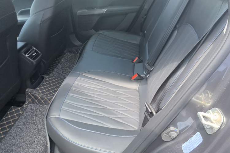 Used CHANGAN Eado PHEV 2025 Smart New Blue Whale 145KM Battleship Edition Left Rear Seat