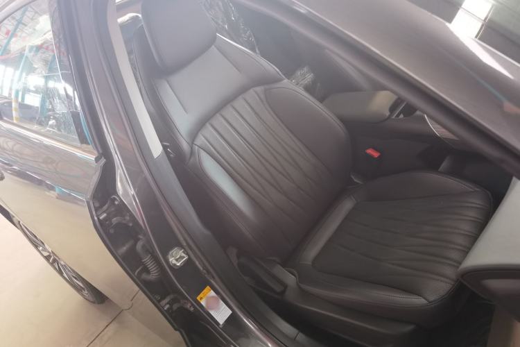 Used CHANGAN Eado PHEV 2025 Smart New Blue Whale 145KM Battleship Edition Right Front Seat