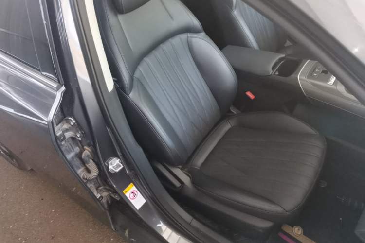 Used CHANGAN Eado PHEV 2025 Smart New Blue Whale 145KM Battleship Edition Right Front Seat