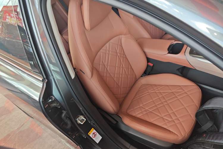 Used CHANGAN Eado PHEV 2025 Smart New Blue Whale 145KM Battleship Edition Right Front Seat