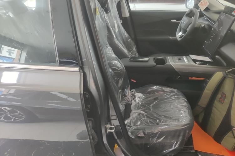 Used CHANGAN Eado PHEV 2025 Smart New Blue Whale 145KM Battleship Edition Right Front Seat