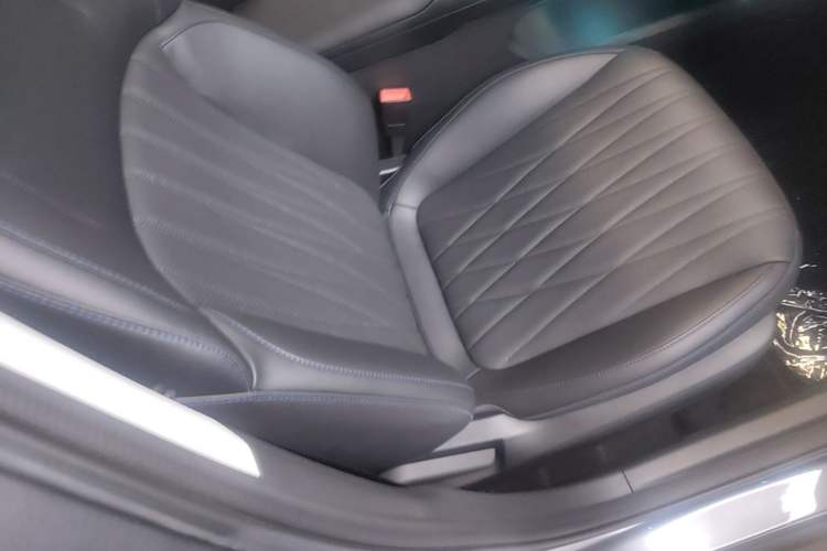 Used CHANGAN Eado PHEV 2025 Smart New Blue Whale 145KM Battleship Edition Right Front Seat