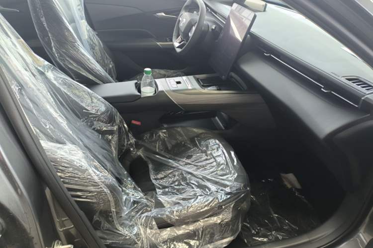 Used CHANGAN Eado PHEV 2025 Smart New Blue Whale 145KM Battleship Edition Right Front Seat
