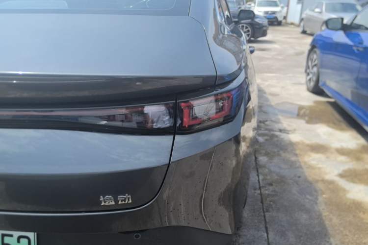 Used CHANGAN Eado PHEV 2025 Smart New Blue Whale 145KM Battleship Edition Right Rear Taillight