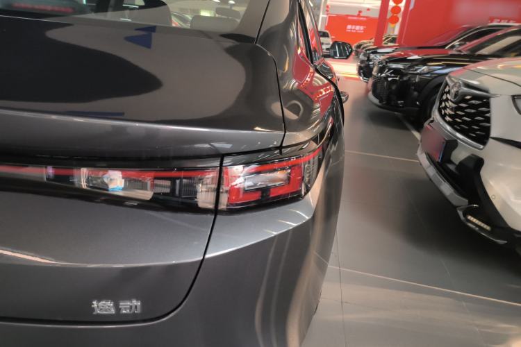 Used CHANGAN Eado PHEV 2025 Smart New Blue Whale 145KM Battleship Edition Right Rear Taillight