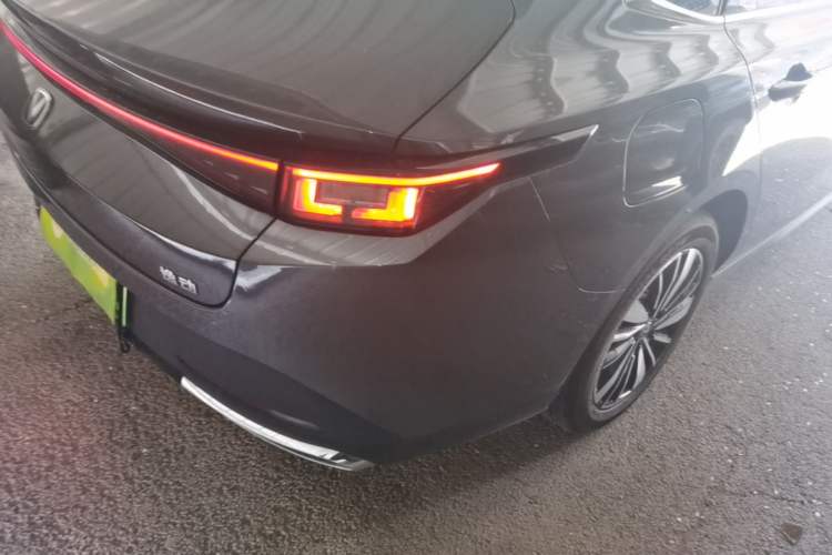 Used CHANGAN Eado PHEV 2025 Smart New Blue Whale 145KM Battleship Edition Right Rear Taillight