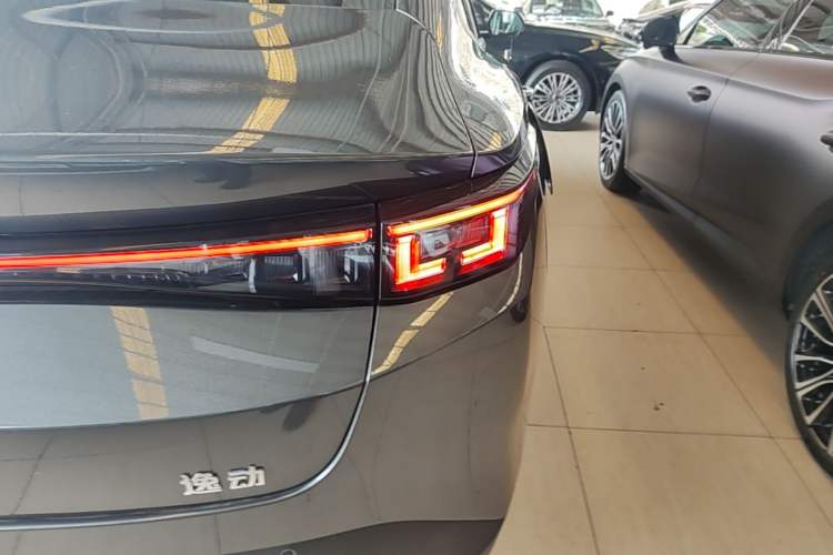 Used CHANGAN Eado PHEV 2025 Smart New Blue Whale 145KM High-Energy Edition Right Rear Taillight