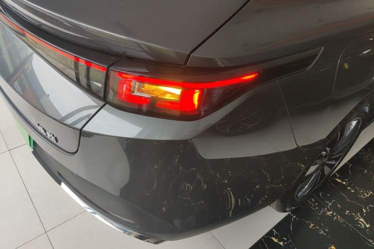 Used CHANGAN Eado PHEV 2025 Smart New Blue Whale 145KM Battleship Edition Right Rear Taillight