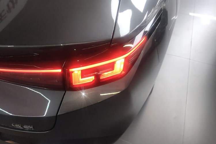 Used CHANGAN Eado PHEV 2025 Smart New Blue Whale 145KM Battleship Edition Right Rear Taillight