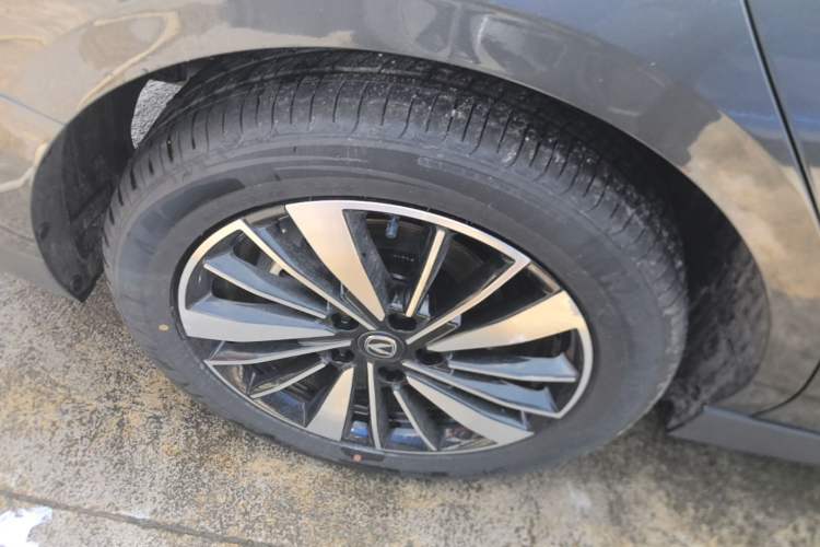 Used CHANGAN Eado PHEV 2025 Smart New Blue Whale 145KM Battleship Edition Right Rear Wheel Hub