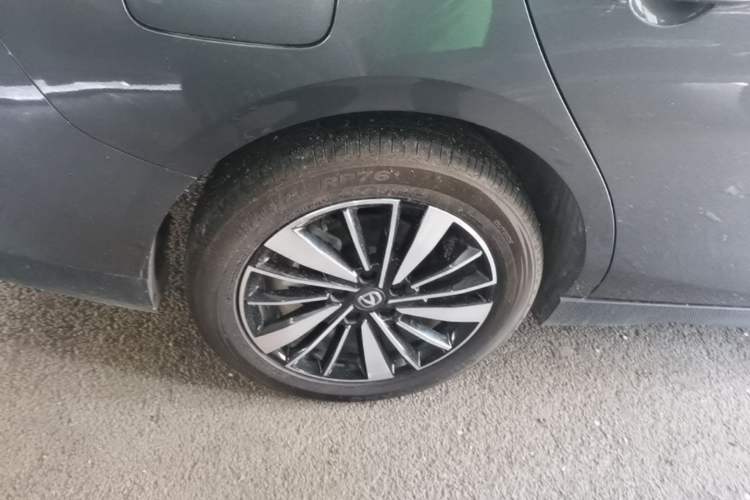 Used CHANGAN Eado PHEV 2025 Smart New Blue Whale 145KM Battleship Edition Right Rear Wheel Hub