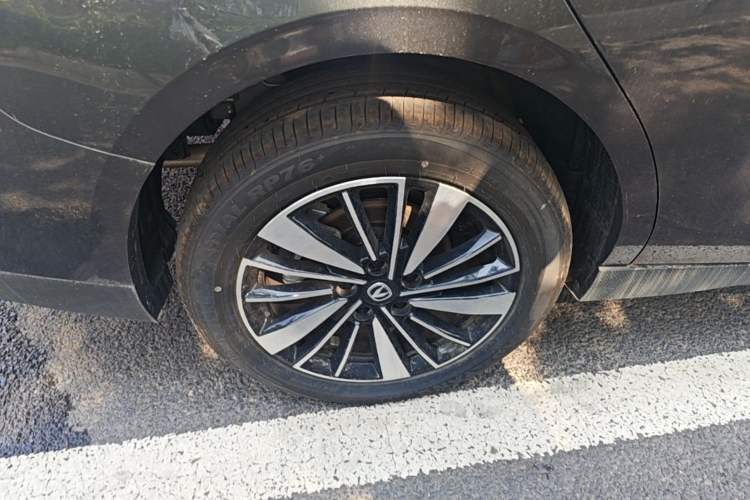 Used CHANGAN Eado PHEV 2025 Smart New Blue Whale 145KM Battleship Edition Right Rear Wheel Hub
