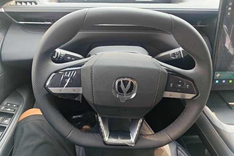 Used CHANGAN Eado PHEV 2025 Smart New Blue Whale 145KM Battleship Edition Steering Wheel