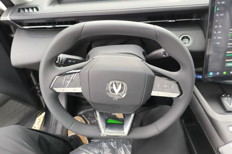 Used CHANGAN Eado PHEV 2025 Smart New Blue Whale 145KM Battleship Edition Steering Wheel