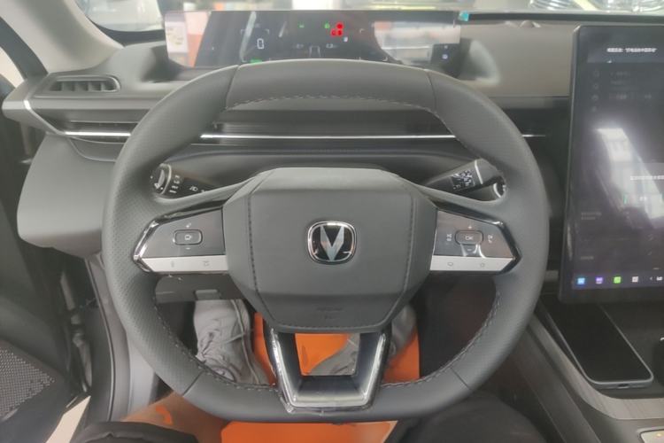 Used CHANGAN Eado PHEV 2025 Smart New Blue Whale 145KM Battleship Edition Steering Wheel