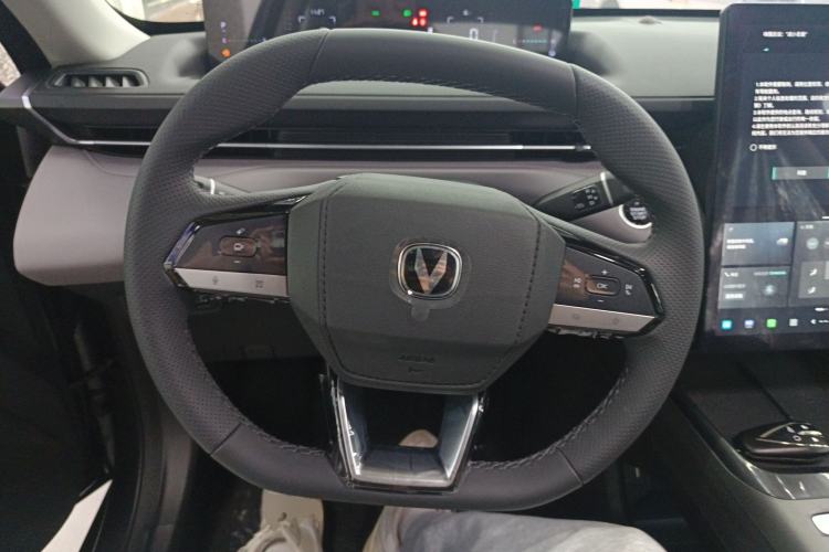Used CHANGAN Eado PHEV 2025 Smart New Blue Whale 145KM Battleship Edition Steering Wheel