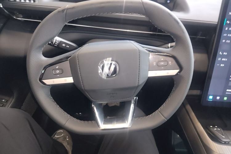 Used CHANGAN Eado PHEV 2025 Smart New Blue Whale 145KM Battleship Edition Steering Wheel