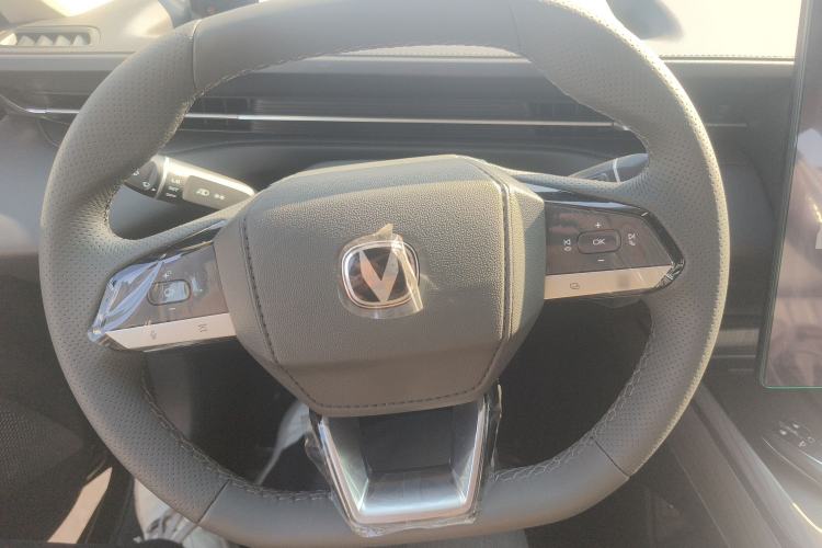 Used CHANGAN Eado PHEV 2025 Smart New Blue Whale 145KM Battleship Edition Steering Wheel