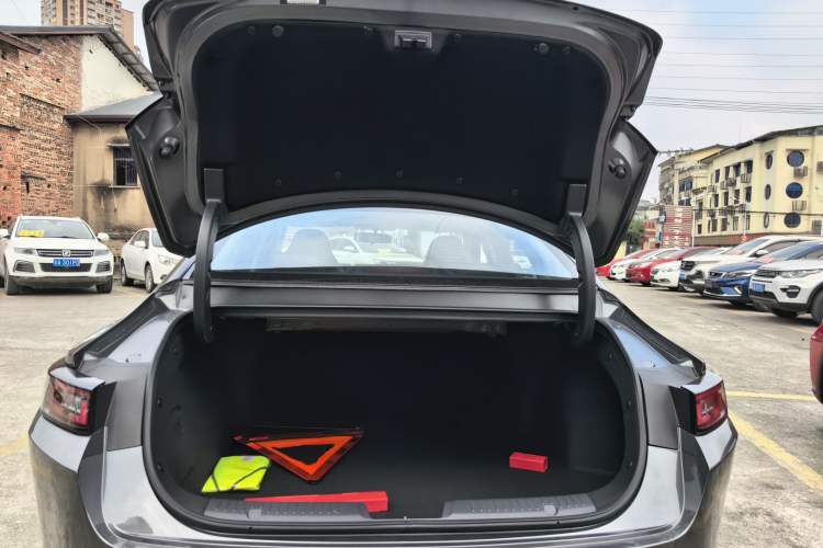 Used CHANGAN Eado PHEV 2025 Smart New Blue Whale 145KM Battleship Edition Trunk