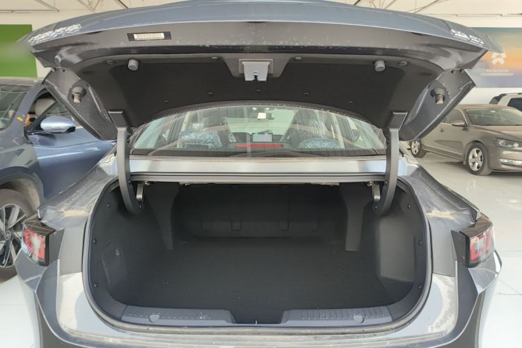 Used CHANGAN Eado PHEV 2025 Smart New Blue Whale 145KM High-Energy Edition Trunk