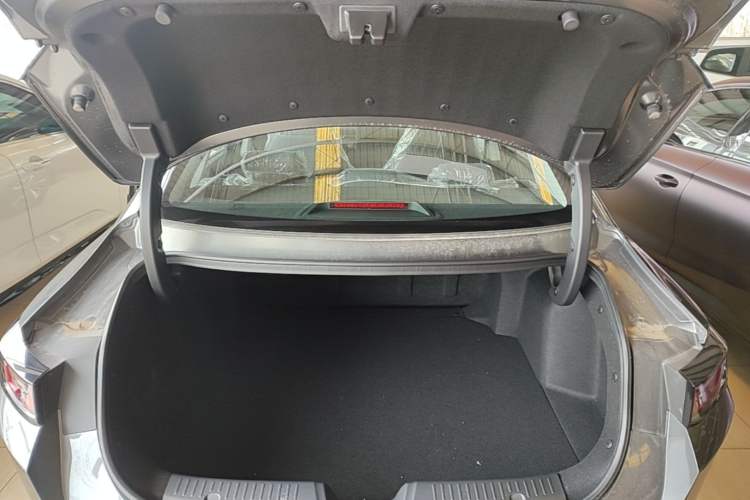 Used CHANGAN Eado PHEV 2025 Smart New Blue Whale 145KM High-Energy Edition Trunk