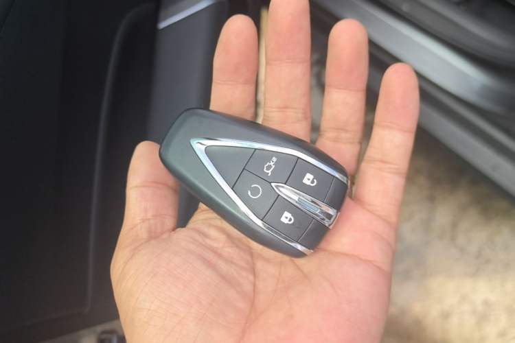 Used CHANGAN Eado PHEV 2025 Smart New Blue Whale 145KM Battleship Edition Vehicle Key
